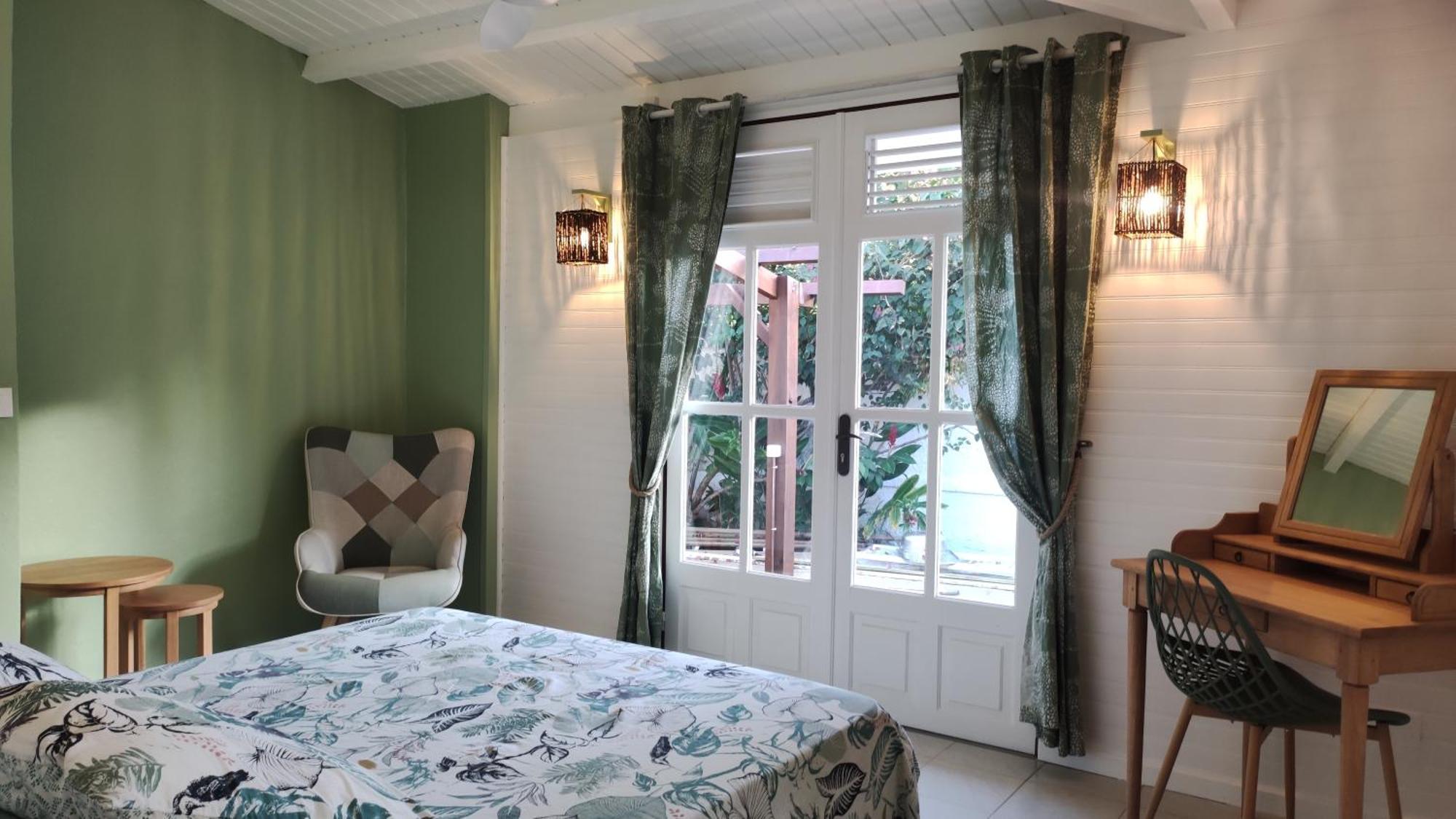 Les Coulirooms - Suite Avec Jacuzzi Et Grande Terrasse Sainte-Anne  Kültér fotó